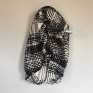 Plaid infinity Scarf